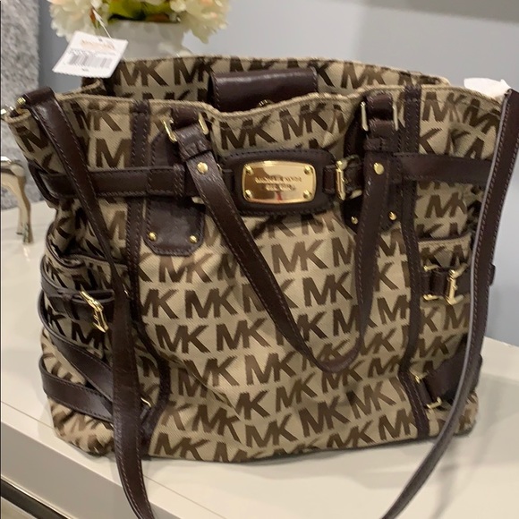 Michael Kors hand bag - Picture 2 of 4